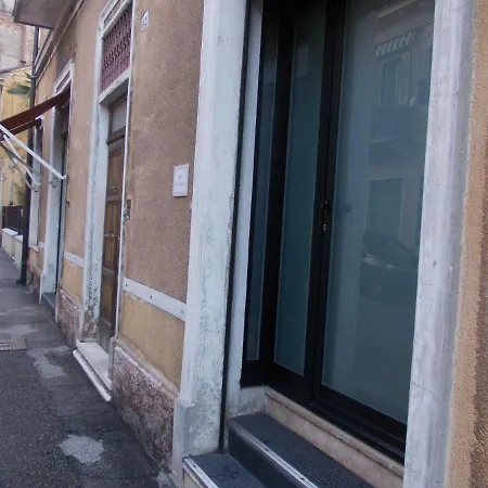 L'artigiano Guest house 3*